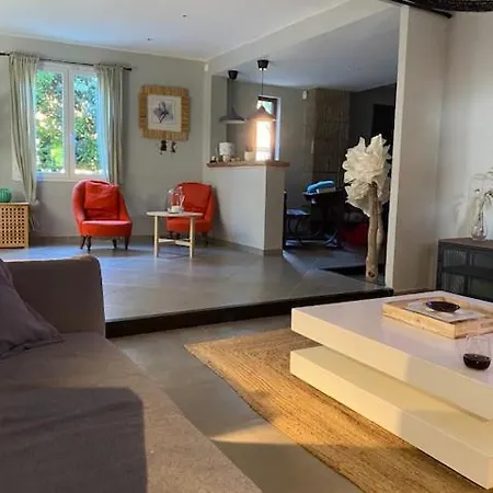 Maison De Familiale Avec Piscine Privée *
